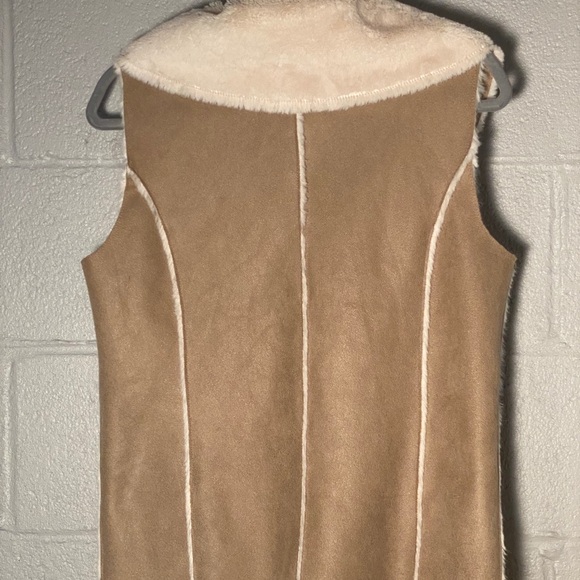 Olive&Oak Tan Sherpa Vest Size Small - Picture 10 of 10